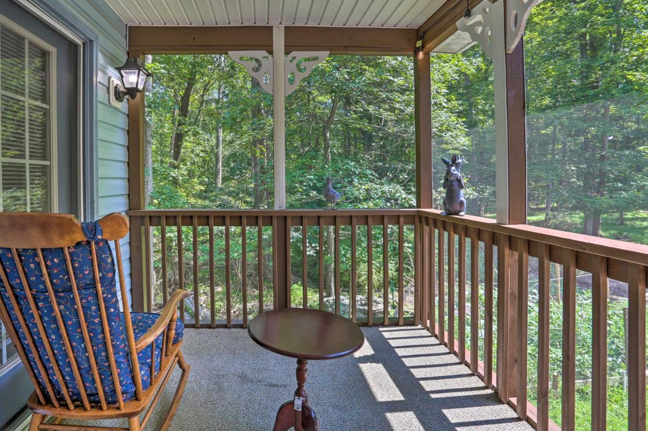 Henryville Home With Hot Tub About 5 Mi To Camelback! Ngoại thất bức ảnh