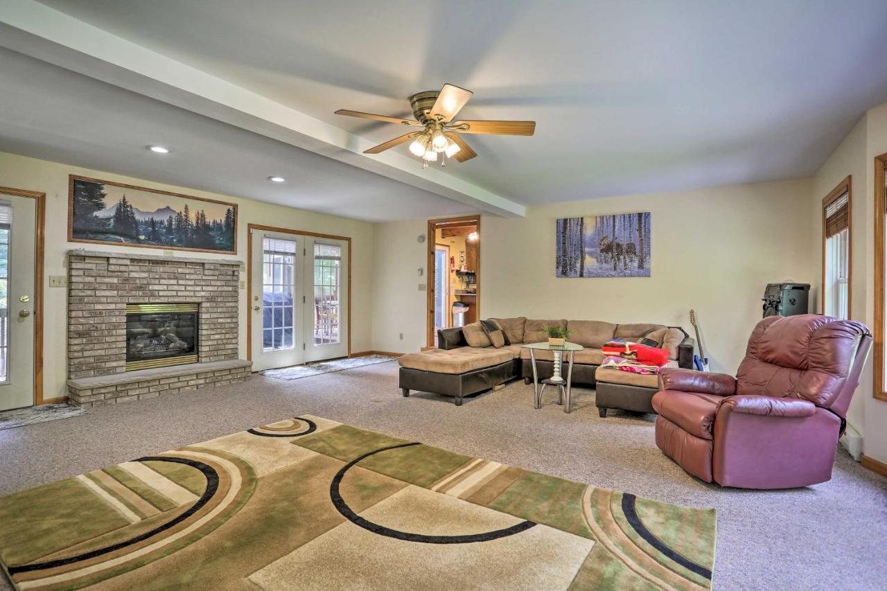 Henryville Home With Hot Tub About 5 Mi To Camelback! Ngoại thất bức ảnh