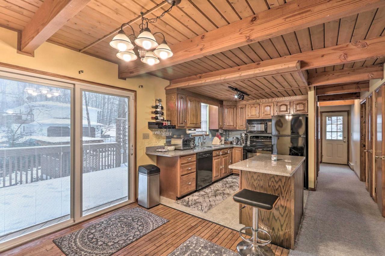 Henryville Home With Hot Tub About 5 Mi To Camelback! Ngoại thất bức ảnh