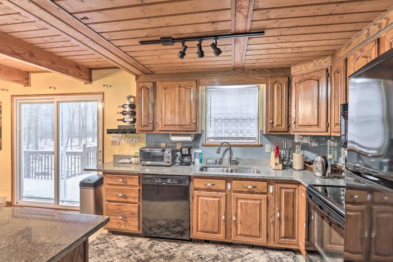 Henryville Home With Hot Tub About 5 Mi To Camelback! Ngoại thất bức ảnh