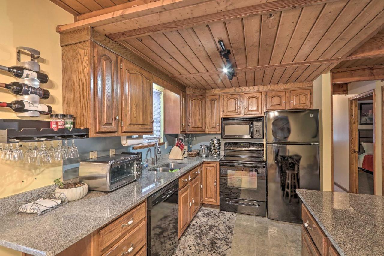 Henryville Home With Hot Tub About 5 Mi To Camelback! Ngoại thất bức ảnh